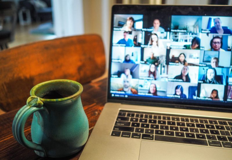 Em um mundo híbrido, sua tecnologia define a experiência do funcionário